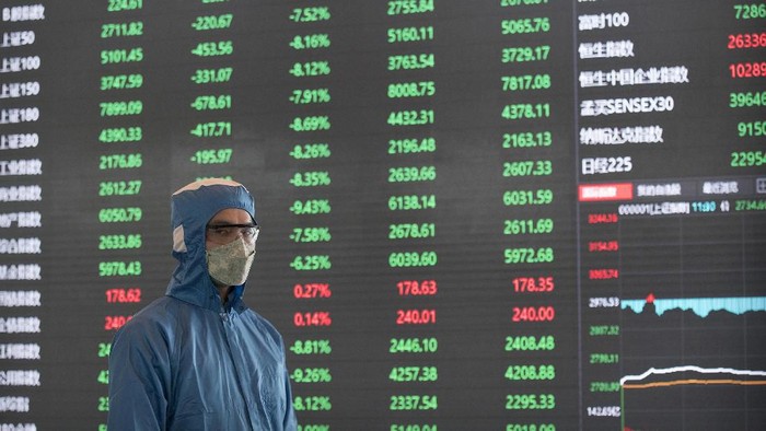 Virus Corona Bikin Bursa China dan Jepang Anjlok! Imbas Virus Corona yang merebak dan menelan ratusan korban jiwa kini mulai menggoyang ekonomi China dan beberapa negara di Asia seperti Jepang. Pasar saham China pun ambruk sejak pembukaan perdagangan.