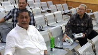 Mantan Gubernur Ahmad Heryawan (Aher) dan mantan Wagub Jabar Deddy Mizwar (Demiz) hadir di Pengadilan Tipikor Bandung untuk bersaksi dalam kasus suap meikarta dengan terdakwa Iwa Karniwa, Senin (3/2/2020).