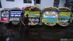 Banjir Karangan Bunga di Rumah Gus Sholah