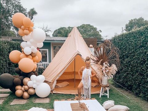 Emak-emak Viral karena Bikin Pesta Ultah Anak Bertema Coachela Low Budget