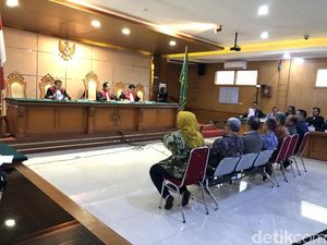 Sidang Meikarta, Eks Bupati Neneng Cerita soal Iwa Minta Rp 1 M