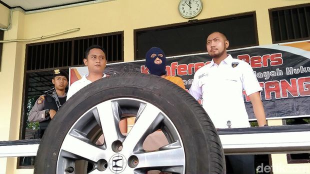 Ini Dia Tampang Maling Spesialis Roda Mobil di Batang-Pekalongan