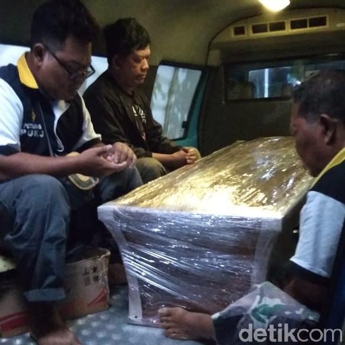 Pemberangkatan jenazah ketua AJI Yogyakarta