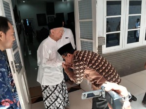 Ikut Berdukacita, Wamenag Kenang Pesan Terakhir Gus Sholah