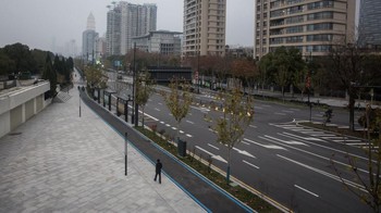 Belum diketahui sampai kapan kondisi seperti ini akan berlangsung. Yang jelas, Wuhan baru akan kembali normal jika wabah virus corona sudah bisa diatasi. Semoga Wuhan segera pulih kembali. Foto: Getty Images