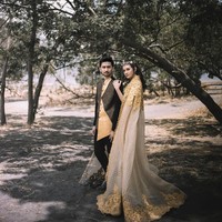 Selain gaun pengantin, Ivan juga merancang gaun untuk sesi pemotretan pre-wedding Berlian.(Foto: Instagram/@berlianinsyirah)