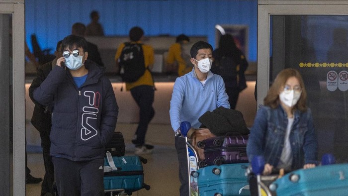 Lebih dari 20 ribu orang terinfeksi virus corona di berbagai negara dunia. Hal itu membuat AS larang penumpang masuk dari China untuk cegah penyebaran virus itu