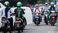 Aksi tak terpuji itu tak hanya berbahaya bagi diri sendiri tetapi juga membahayakan pengendara lain yang melintas di kawasan tersebut.