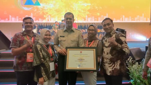 detikcom dan CT Arsa Foundation Terima Penghargaan dari BNPB