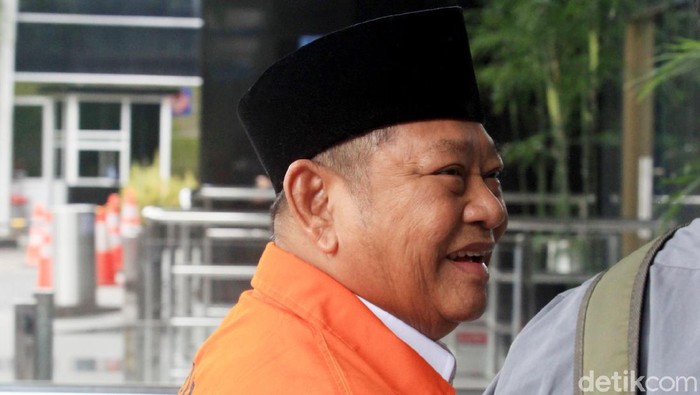 Bupati Sidoarjo nonaktif Saiful Ilah kembali diperiksa KPK. Kali ini KPK mengambil sampel suara Saiful terkait kasus korupsi yang menjeratnya.