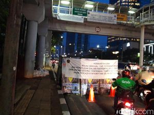 Ada Galian Proyek di Jl Gatot Subroto, Warga: Macet, Nggak Ada yang Kerjain