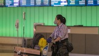 Amerika Serikat beberapa waktu belakangan ini memperketat pengawasan terhadap penumpang yang masuk ke AS dari penerbangan internasional, khususnya China, terkait wabah virus corona yang semakin meluas penyebarannya.