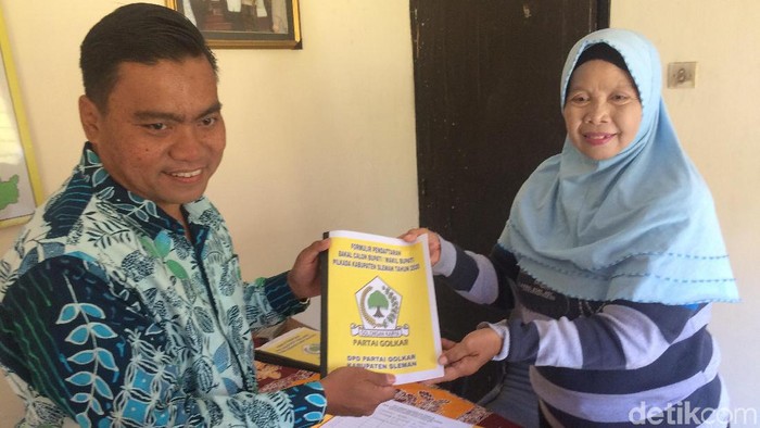 Kepala Desa Condongcatur, Depok, Sleman, Reno Candra Sangaji daftar Pilkada 2020 lewat Golkar, Selasa (4/2/2020).