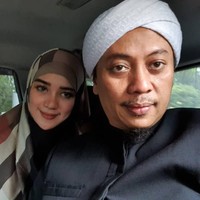 Bebi Silvana menikah dengan Opick pada Desember 2018. Bebi Silvana dan Opick berbeda usia 13 tahun. Pernikahan keduanya hanya berjarak beberapa bulan setelah perceraian Opick dengan istri pertamanya, Dian Rositaningrum dan meninggalnya istri keduanya, Wulan.  Foto: instagram @bebi.silvana