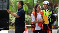 Ia diperiksa terkait kasus suap PAW anggota DPR yang menyeret dirinya dan mantan Komisioner KPU Wahyu Setiawan sebagai tersangka.