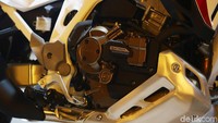 Mesin baru berkapasitas 1.084 cc 4 stroke SOHC dengan konfigurasi parallel twin-cylinder berpendingin cairan ini mampu menghasilkan tenaga maksimal 75 kW @7500 rpm dan torsi puncak 105 Nm @6000 rpm.