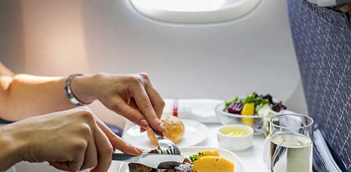tips makan di pesawat