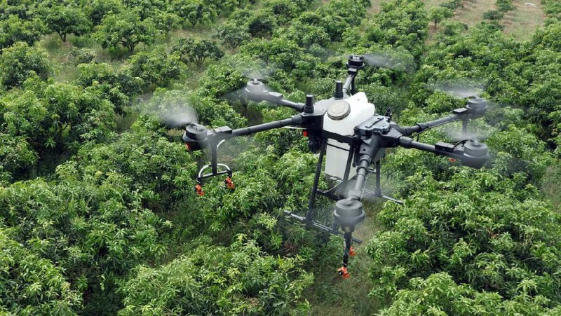 Drone Patroli Virus Corona di China