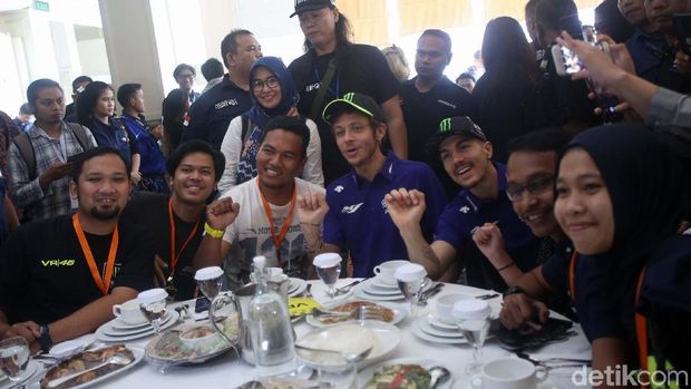 Di Jakarta Rossi Bilang 'Tresno', Marquez Sebut 'Apa Kabar'