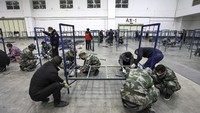 Konstruksi rumah sakit ini dimulai sejak hari Senin (3/2/2020) malam. (Foto: Chinatopix via AP)