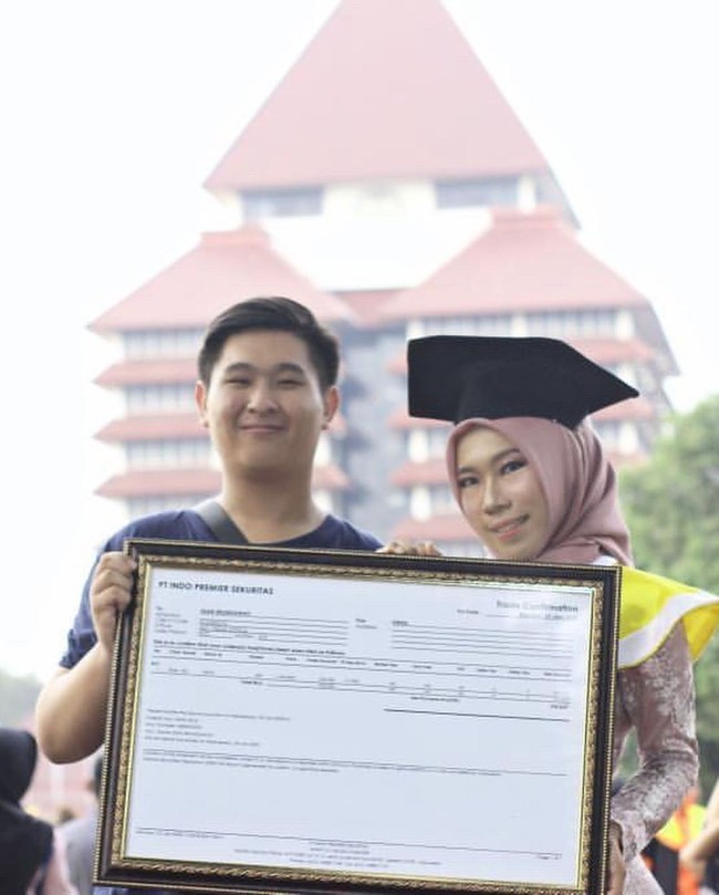 Selanjutnya, kado yang angkanya bisa berkembang dan bisa dijadikan investasi jangka panjang yaitu hadiah saham. Memberikan saham pada orang yang disayang mulai jadi tren sejak setahun lalu. Kamu bisa membeli saham ini di tempat yang memang terpercaya ya. Foto: Instagram @ngertisaham