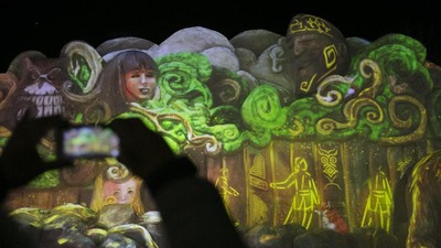 Indahnya Festival Salju Sapporo di Malam Hari