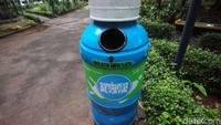Kawasan Arboretum ini juga dilengkapi berbagai fasilitas yaitu jalan setapak, tempat duduk, dan tempat sampah. 