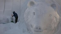 Festival ini merupakan acara rutin tahunan di bulan Februari di Prefektur Hokkaido.