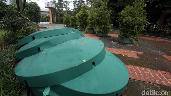 Selain fasilitas untuk rekreasi, Taman Martha Tiahahu diklaim memiliki alat pembuat kompos sampah taman.  (Rengga Sancaya/detikTravel)
