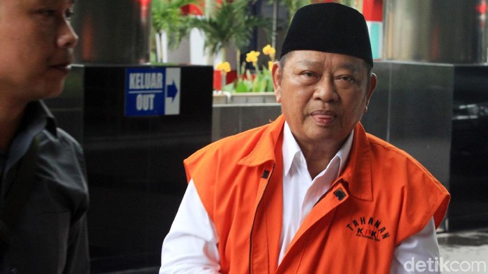 Bupati Sidoarjo nonaktif Saiful Ilah kembali diperiksa KPK. Kali ini KPK mengambil sampel suara Saiful terkait kasus korupsi yang menjeratnya.