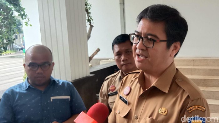 Kepala Dinas Tenaga Kerja Kota Bandung Arif Saifudin