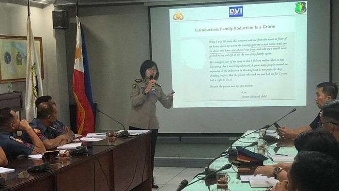 Pusdokkes Polri memberikan pelatihan DVI ke Philippine National Police (PNP) atau Kepolisian Filipina.