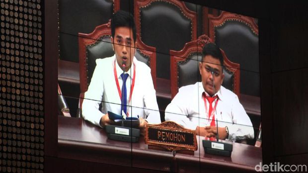 Kala MK Memuji Langkah Mahasiswa Gugat Kasus 'Jokowi Tak Ditilang'