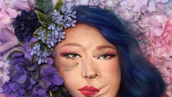 Ia harus menggambar dan melukis semuanya dengan bolak-balik melihat antara cermin dan kamera untuk memastikan tidak ada yang terdistorsi.Foto: Instagram/Dain Yoon