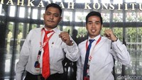 Ini tampang dua pemohon Ruben Saputra dan Eliadi Hulu saat mengajukan gugatan ke Mahkamah Konstitusi (MK), Jl Medan Merdeka Barat, Jakarta Pusat, Selasa (4/2/2020).