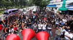 Driver Taksi Online Demo Kemenhub