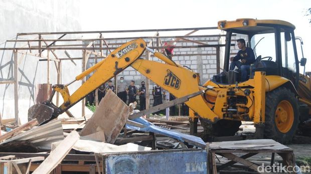 Jadi Tempat Prostitusi, 26 Bangunan di Pati Dirobohkan Petugas