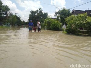 Luapan Sungai Avur Watudakon Rendam Ratusan Rumah di Jombang