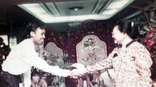 Menghilang 25 Tahun, Yudhis Citra Muncul dengan Lelang Lukisan