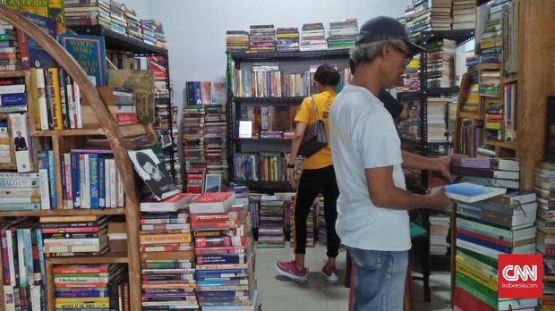 Imanda dan Sederet Asa Pengasong Buku Pasar Kenari