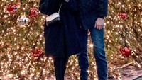 Keduanya kerap mengunggah foto-foto mesra. Seperti berada di depan pohon Natal berukuran raksasa.  Foto: instagram @cita_citata