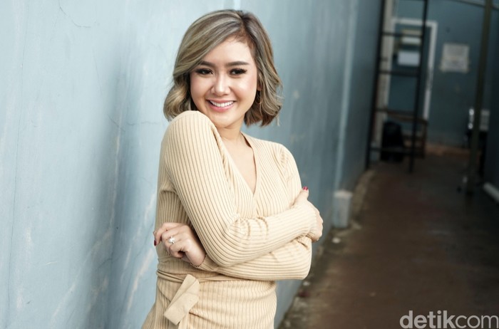 Cita Citata Cita Citata saat ditemui di studio Trans TV.