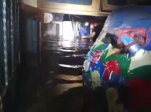 Periuk Tangerang masih Kebanjiran, Tinggi Air Capai 250 Cm