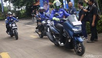 Rossi mengendarai All New Nmax.