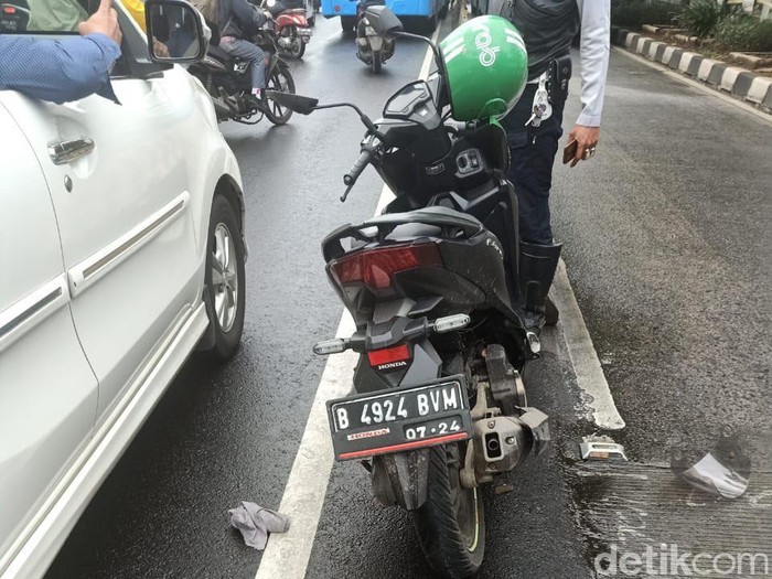 Driver ojol tewas kecelakaan/TMC Polda Metro