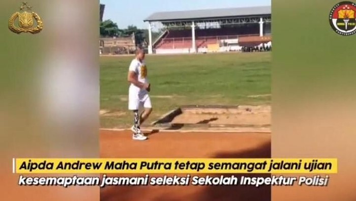 Tangkapan layar akun Divisi Humas Polri/ Aipda Andrew Maha Putra mengikuti seleksi jasmani