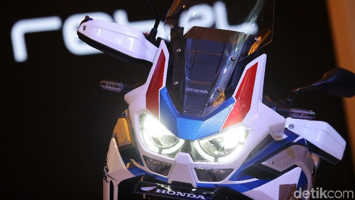 PT Astra Honda Motor (AHM) meluncurkan dua motor baru bersama pebalap MotoGP dari Repsol Honda Team, duo Marquez di Hotel Shangri-la, Jakarta Pusat, Selasa (4/3/2020). Dua motor baru Honda yang diluncurkan ini masuk ke dalam segmen big bike yakni CRF 1100L Africa Twin Adventure Sports dan Rebel.