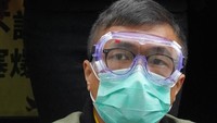 Hal ini menimbulkan kekhawatiran di masyarakat dan para pekerja melakukan aksi mogok. Dalam sebuah pernyataan, Otoritas Rumah Sakit Hong Kong bahkan menyebut layanan darurat telah terpengaruh karena banyak staf yang tidak bekerja. AP Photo/Vincent Yu.