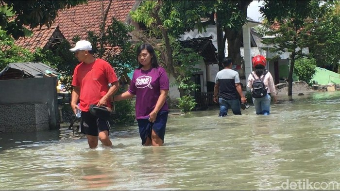 Ribuan Warga Mojokerto dan Jombang 3 Hari Dikepung Banjir Luapan Avur Watudakon