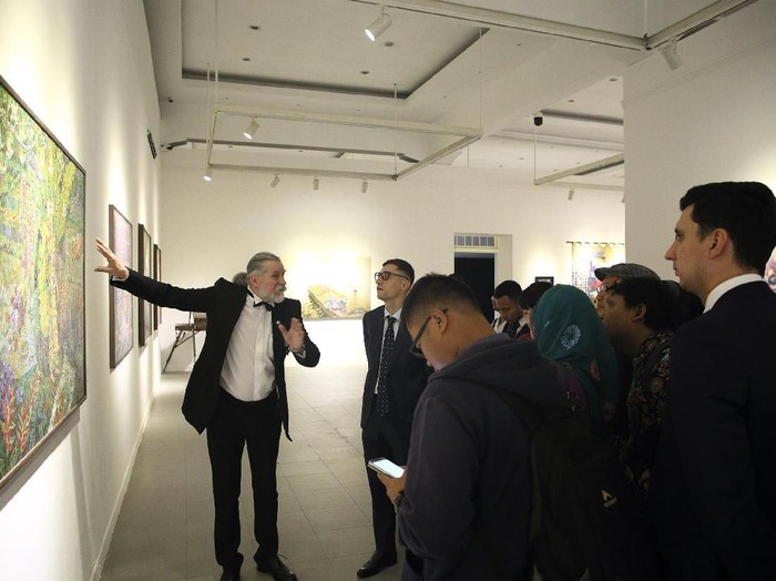 Pameran Seni Untaian Katulistiwa di Galeri Nasional Indonesia